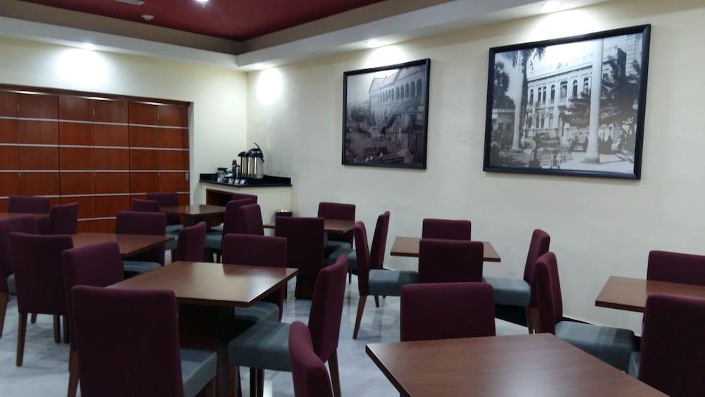 Hampton Inn Tampico Zona Dorada Bagian luar foto