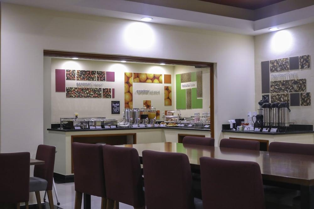 Hampton Inn Tampico Zona Dorada Bagian luar foto