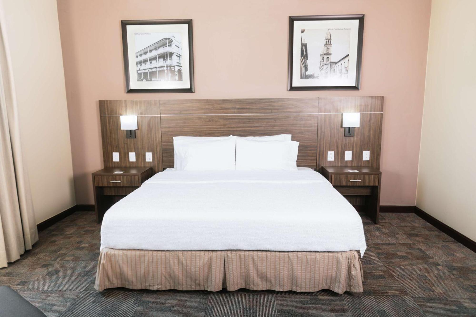 Hampton Inn Tampico Zona Dorada Bagian luar foto